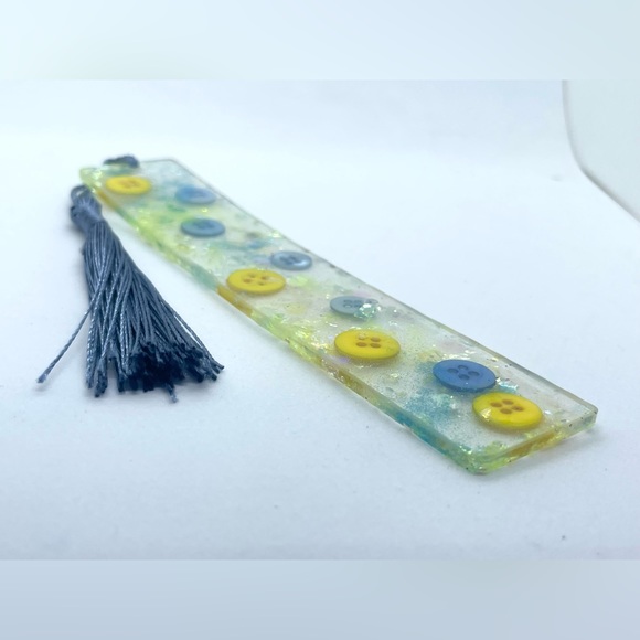 Button Bookmark - Picture 2 of 3